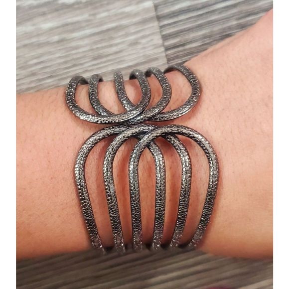 Charcoal gray hinge bracelet - Picture 1 of 4